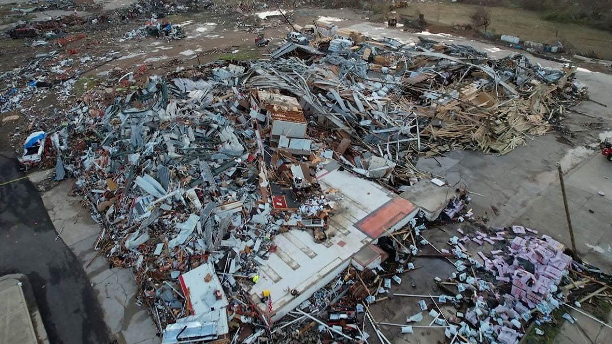 Surveillance video footage of Mississippi tornadoes
