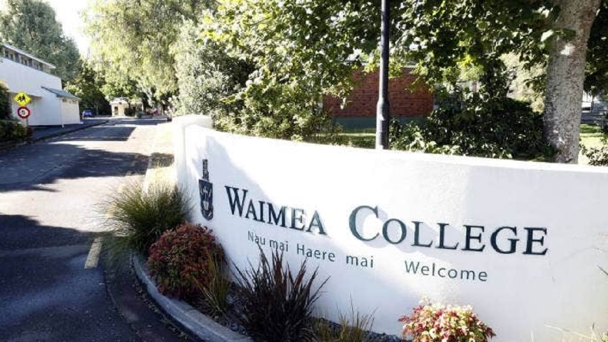 Video of the Waimea college fight