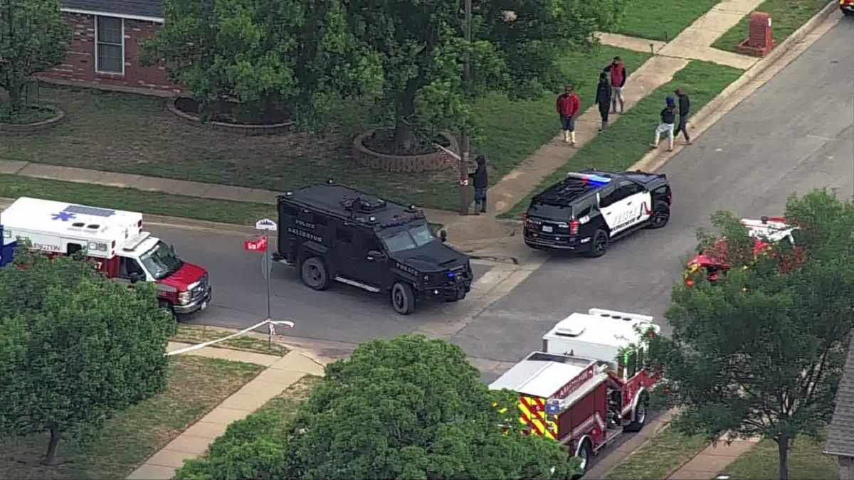 SWAT Standoff Pantego Tx