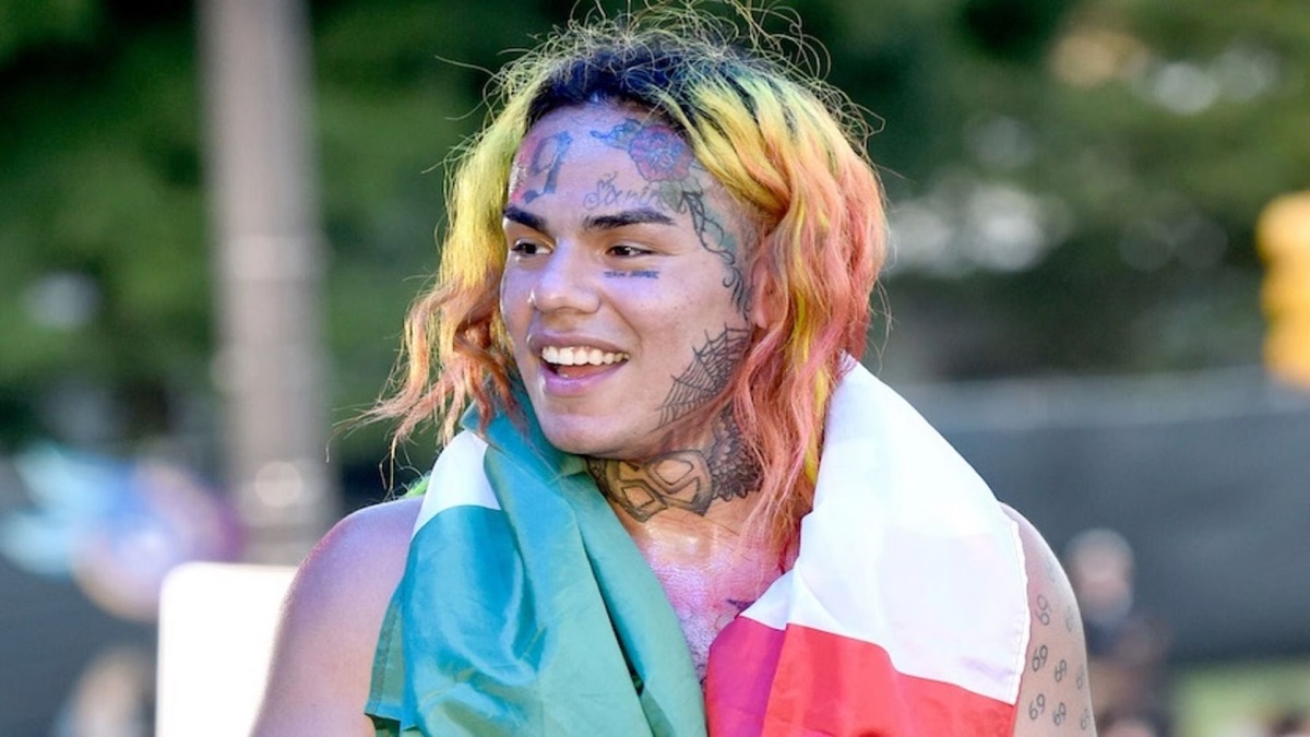 Twitter video of boyfriend 6ix9ine