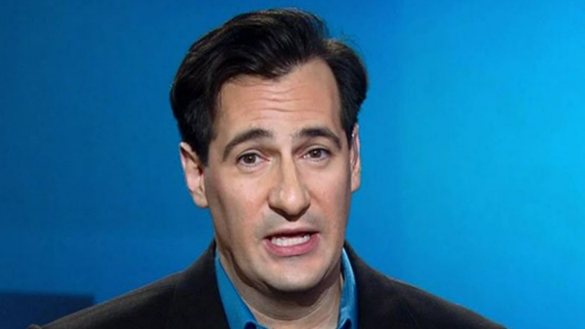 Carl Azuz leaves CNN 10