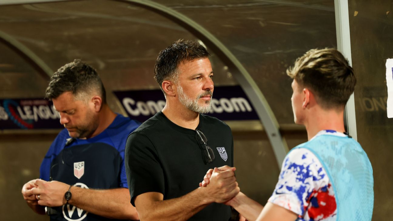 Anthony Hudson leaves after leaving USMNT