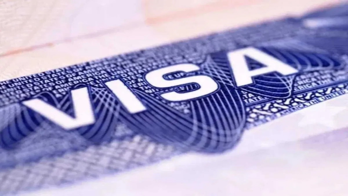 The government relaxes visa conditions for tourists