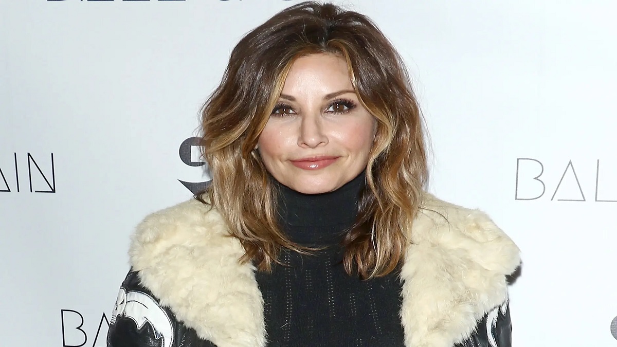 Who is Gina Gershon's husband? Is the American actress married or not