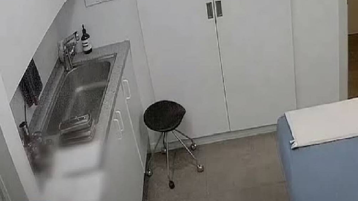 Gangnam Plastic Surgery Clinic IP Cam Video, Exposing 30 Women