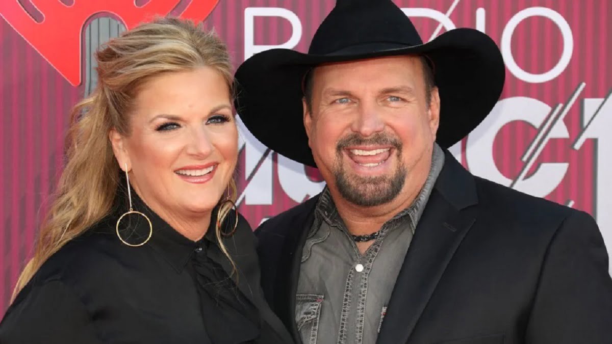 Garth Brooks Divorce Settlement Is American singersongwriter Getting