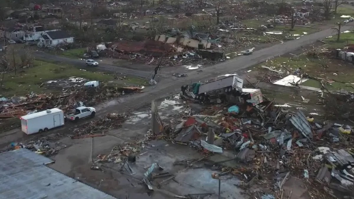 Mississippi Tornado Surveillance Video Footage: Drone captures deadly ...