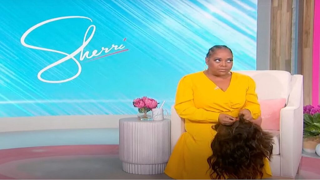 Sherri Shepherd's Wigs Falls Off On Live Tv: How Wig's Fall From His Head?