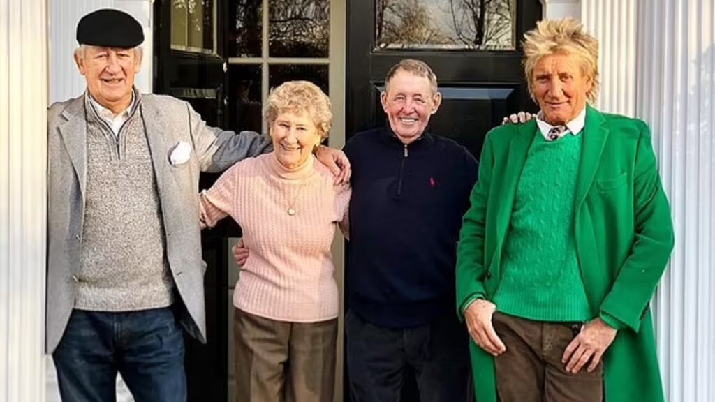 Who Is Rod Stewart's, Sister Mary? 94yearold sister Mary on stage in