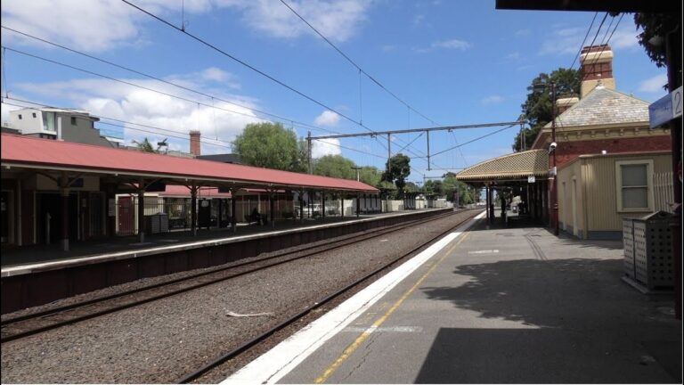 Clifton Hill Station: Train delays and suspensions reported due to ...