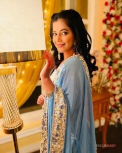 Alisha Parveen as Dimple
