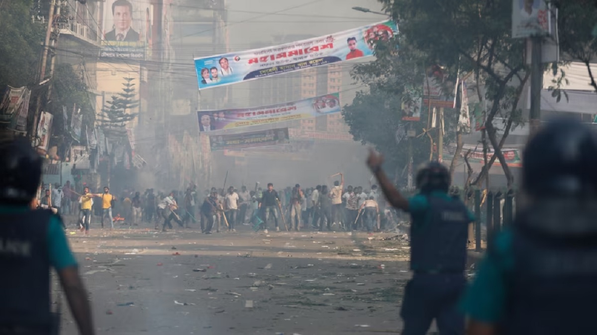 Opposition supporters in Bangladesh clash with police