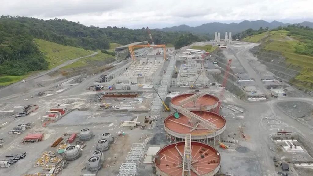 Panama bans new mining concessions amid huge protests